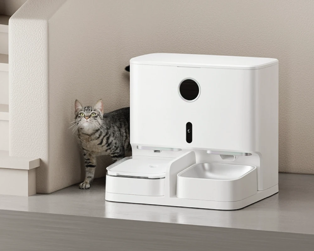 pet feeder with camera